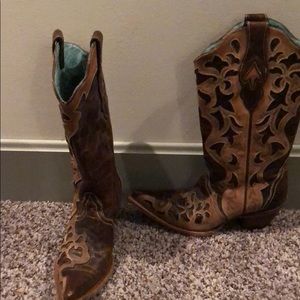 Corral boots